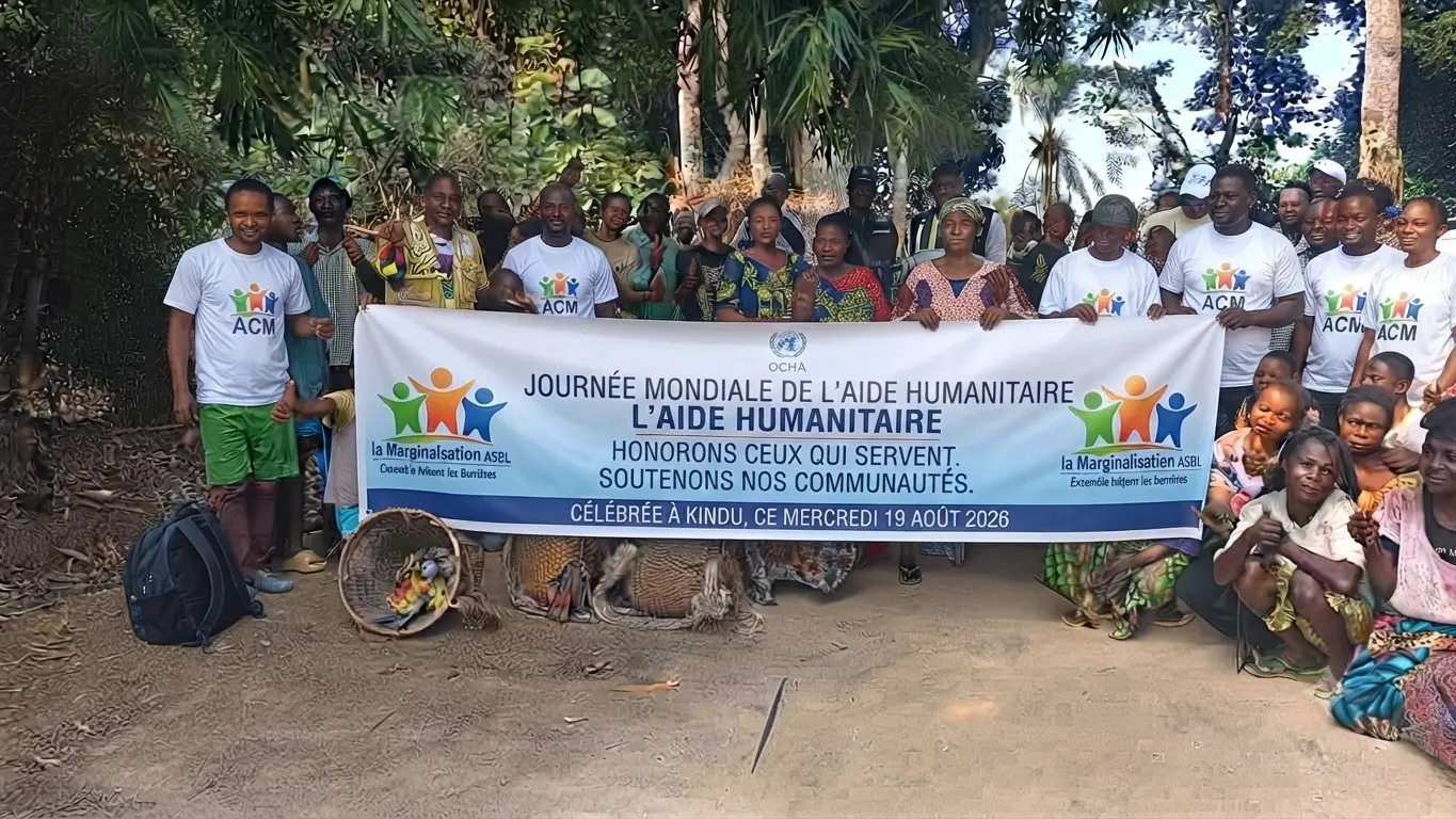 Membres et bénéficiaires d'ACM réunis lors d'une action humanitaire à Kindu